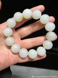 新疆和田玉籽料圆珠手串手链,卡16mm 真皮真色 洒金皮 多颗珠子留有原